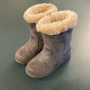 Cat & Jack Girls Fur Lined Boots.